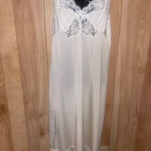 Ladies 38 Ms. Shadowline full slip